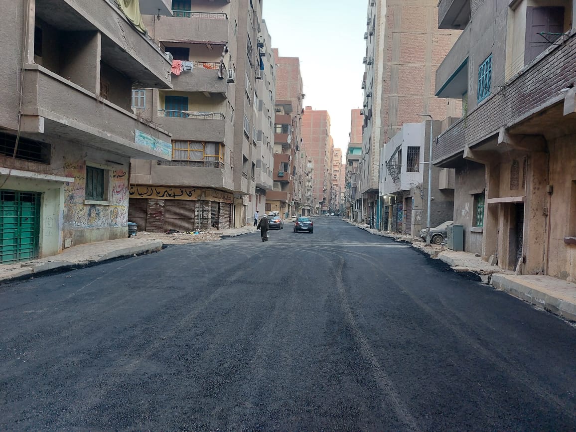 محافظة الجيزة تعلن رصف وتطوير  شارعا بحي العمرانية لتسهيل حركة سير المواطنين |صور 
