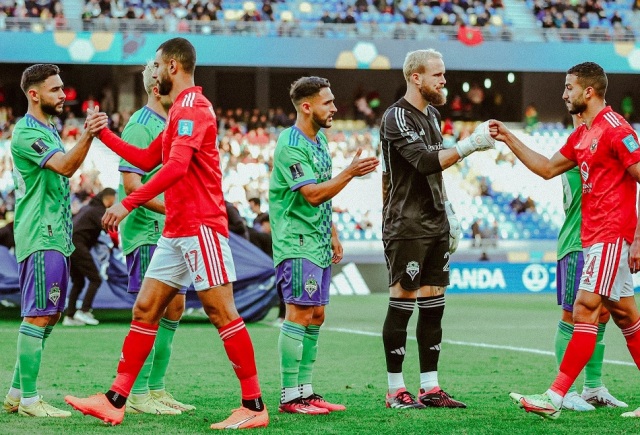 مباراة الأهلي وريال مدريد مذاعة على البث الأرضي