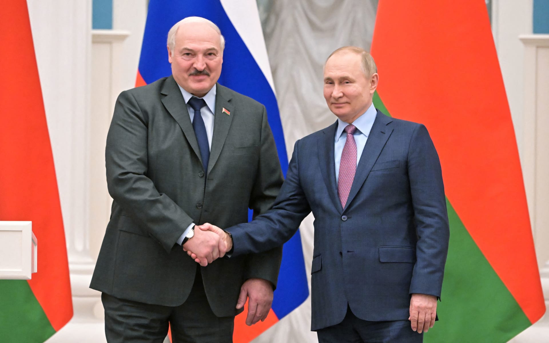 تحضيرًا لاجتماع مرتقب بوتين ولوكاشينكو يجريان محادثة هاتفية