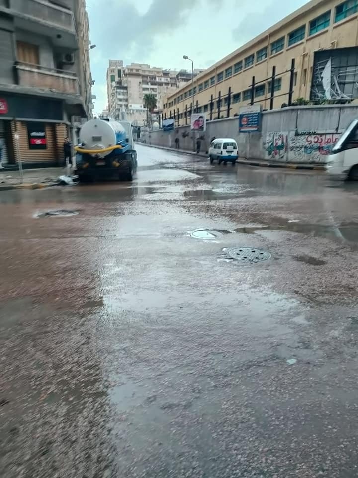 عواصف وأمطار غزيرة تضرب الإسكندرية وطوارئ لليوم الثامن
