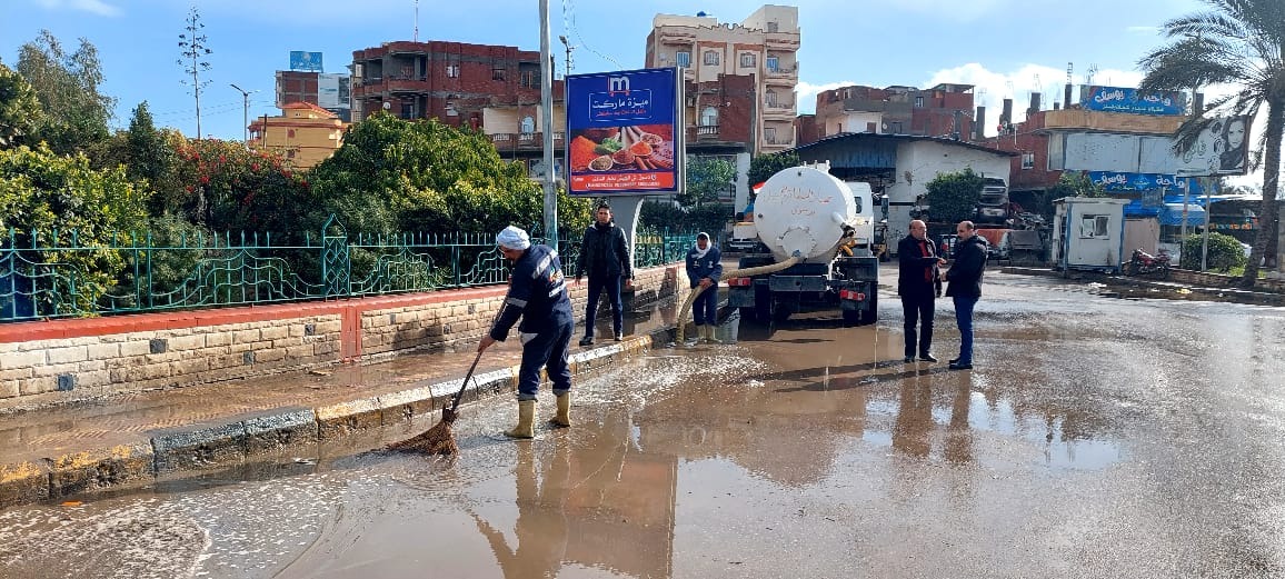 أمطار غزيرة علي مدن وقري محافظة  كفرالشيخ وتوقف الصيد