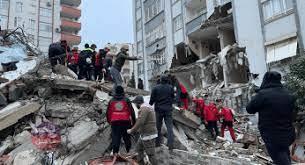 فرق الإنقاذ ارتفاع حصيلة الزلزال في تركيا إلى  قتيلا