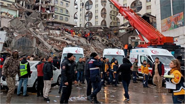 على عمق خطير زلزال جديد يهز وسط تركيا