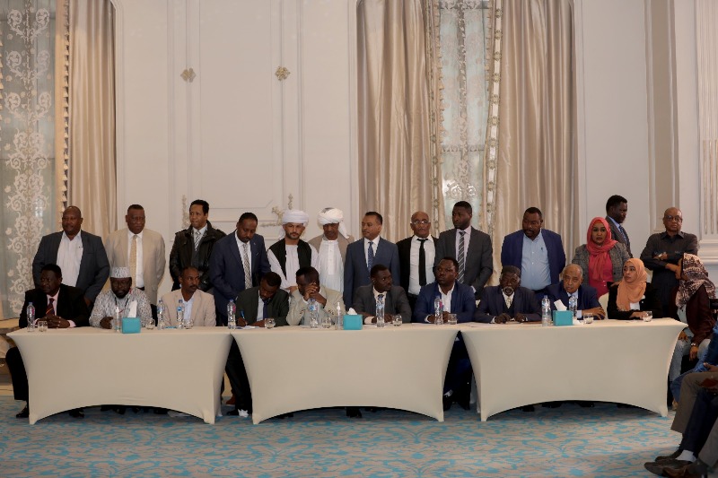 ممثلون لعدد من أبرز القوى السودانية يوقعون بالقاهرة على وثيقة للتوافق السياسي لاستكمال المرحلة الانتقالية