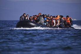  قتيلا ومفقودا جراء غرق قارب مهاجرين قبالة اليونان