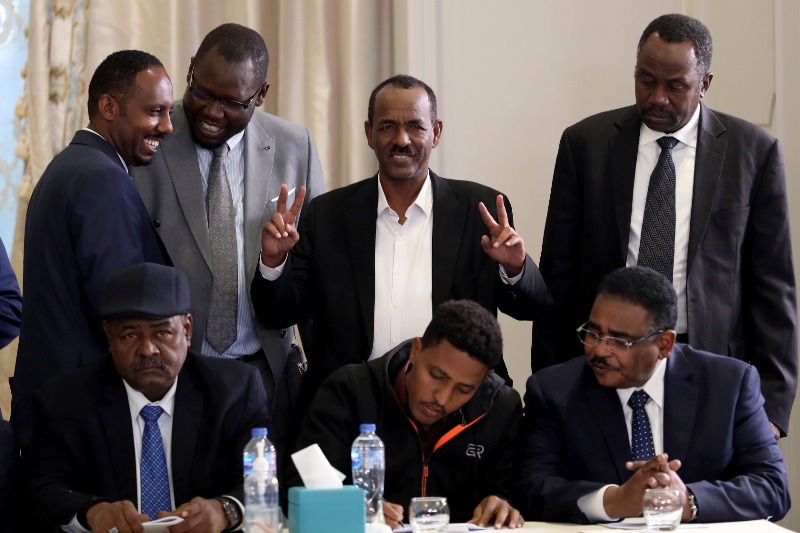 اجتماع ممثلي القوى السياسية والإقليمية السودانية في مصر