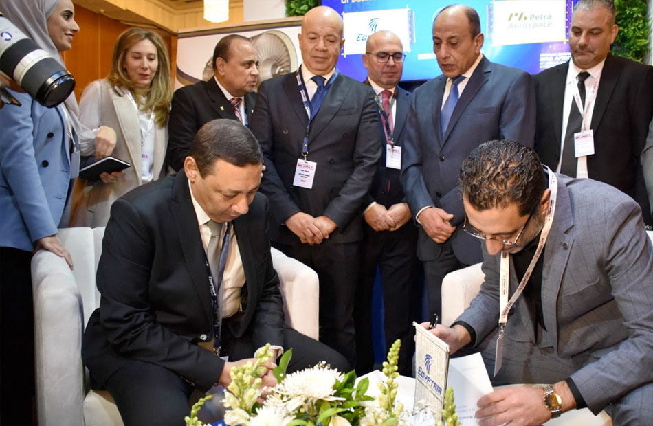  مصر للطيران للصيانة والأعمال الفنية توقع عقد شراكة مع  بترا  الأردنية للطيران