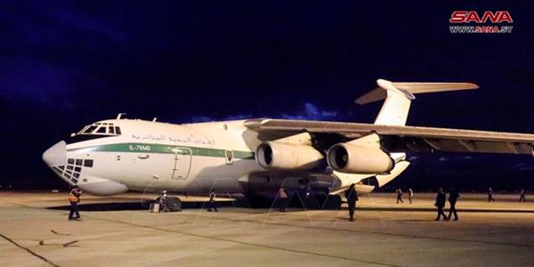 وصول طائرة جزائرية ثالثة إلى مطار حلب الدولي تحمل مساعدات إغاثية 