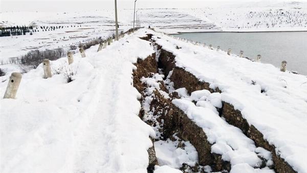 تشققات خطيرة في سد ملاطيا بتركيا