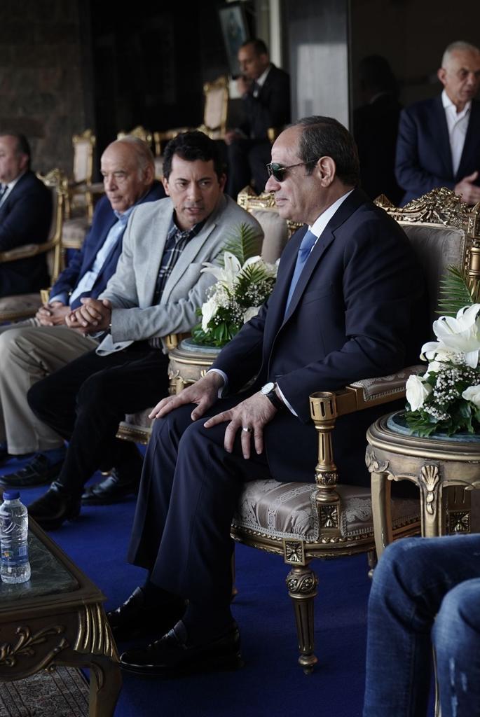  الرئيس السيسي يلبي حلم شباب  كابيتانو مصر 