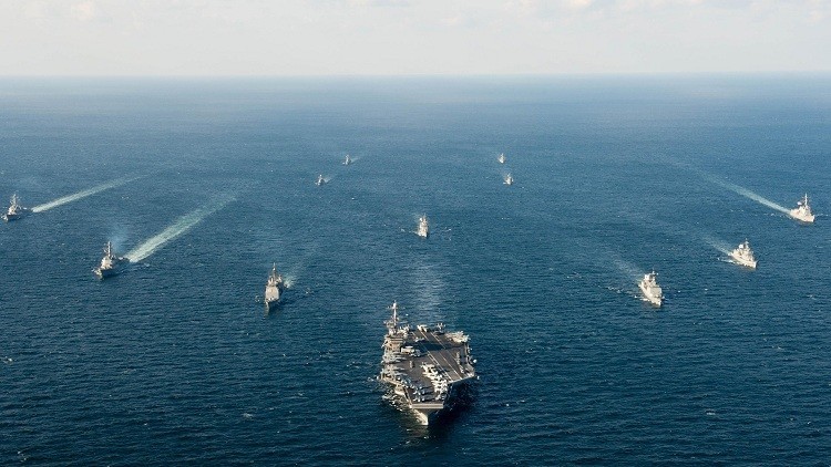 الجيش الصيني يُحذر سفينة حربية أمريكية بضرورة مغادرة بحر الصين الجنوبي