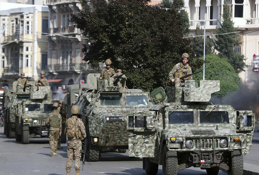 الجيش اللبناني تبادل لإطلاق النار بين عناصر حاجز أمني بالبقاع وأشخاص لم يمتثلوا للأوامر