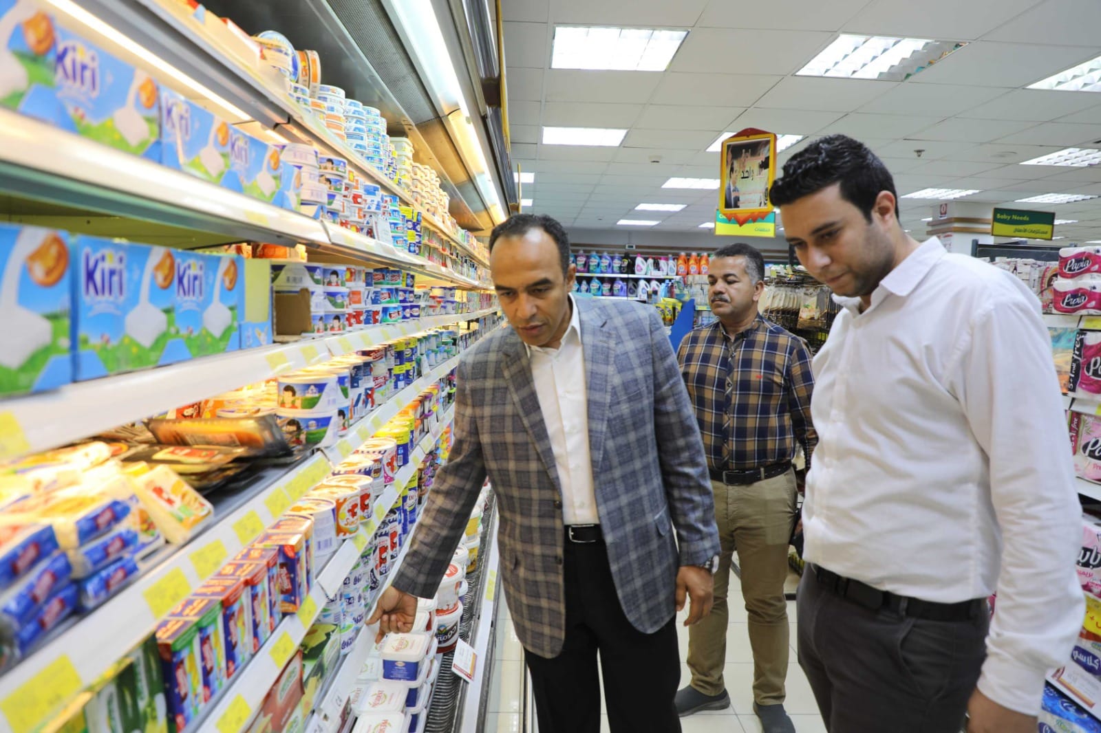 نائب المحافظ يتفقد عددا من سلاسل بيع المواد الغذائية في «المنيا الجديدة» -  بوابة الأهرام