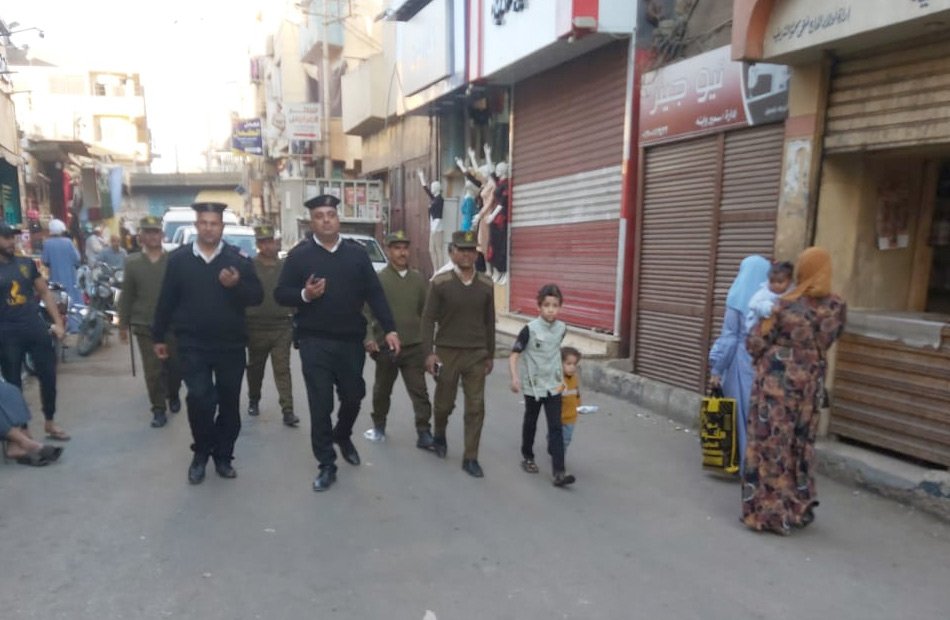 تحرير  محضر إشغال وتنفيذ  إزالة وضبط ألعاب نارية في حملة بالأقصر | صور