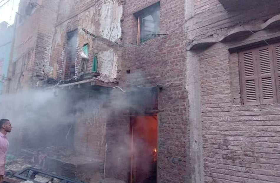 إخماد حريق في منزل بسوهاج دون إصابات 