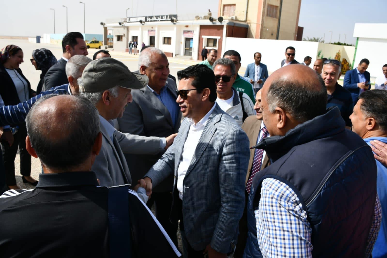 أشرف صبحي يصل محافظة الوادي الجديد لافتتاح وتفقد عدد من المنشآت الشبابية والرياضية