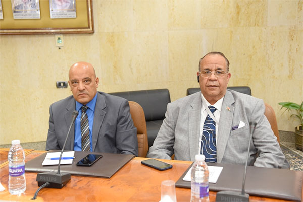 رئيس جامعة الأقصر يشارك في جلسة المجلس الأعلى لشئون خدمة المجتمع