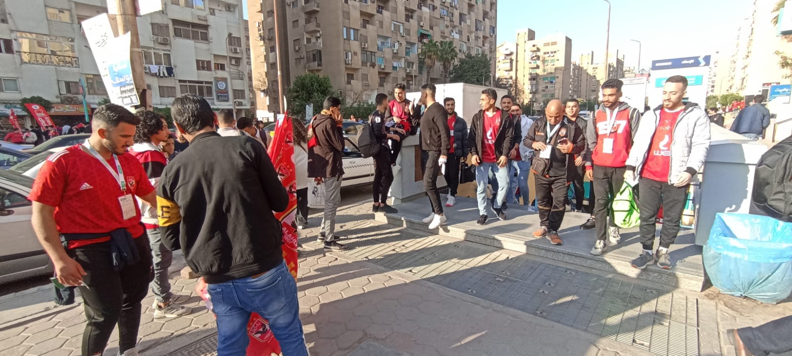 دخول جماهير الأهلي إلى إستاد القاهرة استعدادًا لمباراة الهلال السوداني