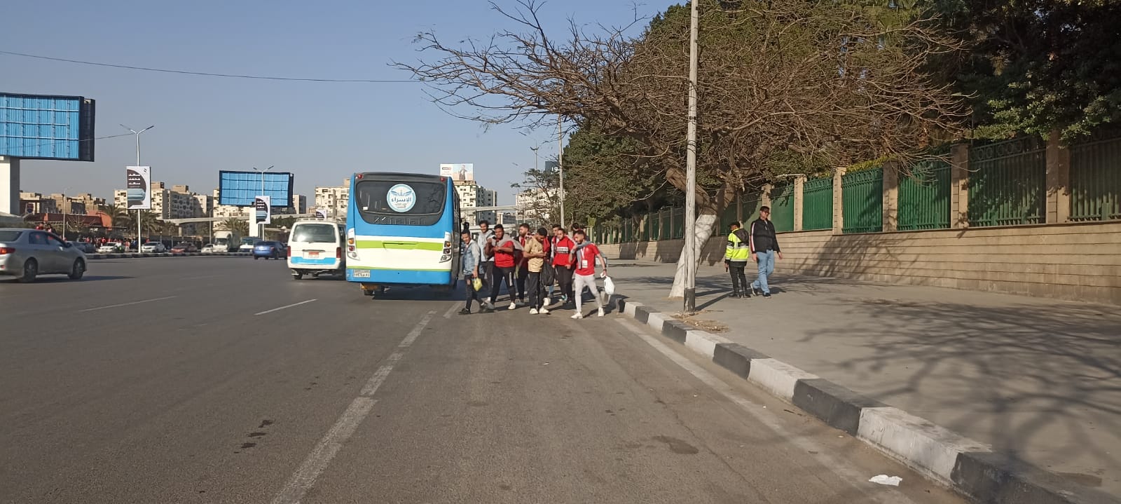 دخول جماهير الأهلي إلى إستاد القاهرة استعدادًا لمباراة الهلال السوداني