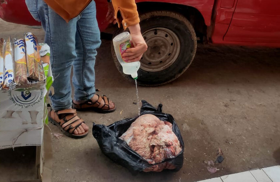  محضرا وإنذارا وإعدام أغذية فاسدة في حملة بالإسكندرية