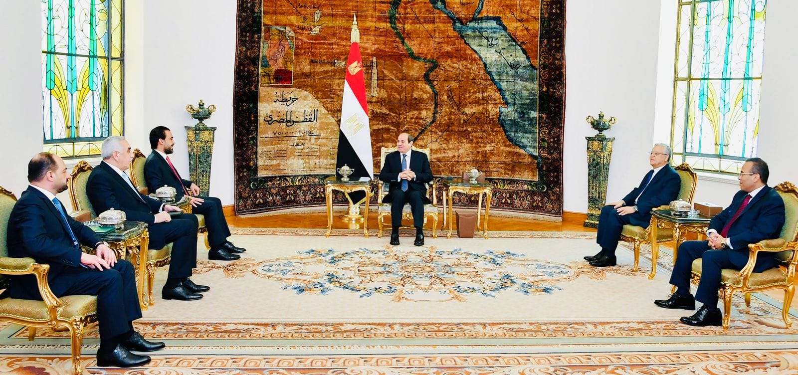 الموقع الرئاسي ينشر فيديو استقبال الرئيس السيسي لرئيس مجلس النواب العراقى ومتابعة برامج التنمية لأبناء سيناء