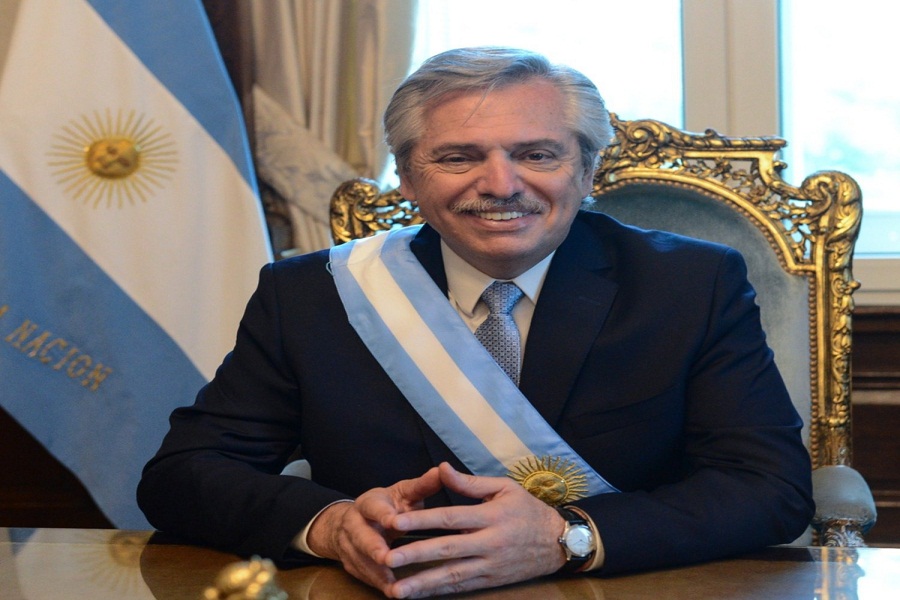 رئيس الأرجنتين يعلن عزمه عدم خوض الانتخابات الرئاسية المقبلة