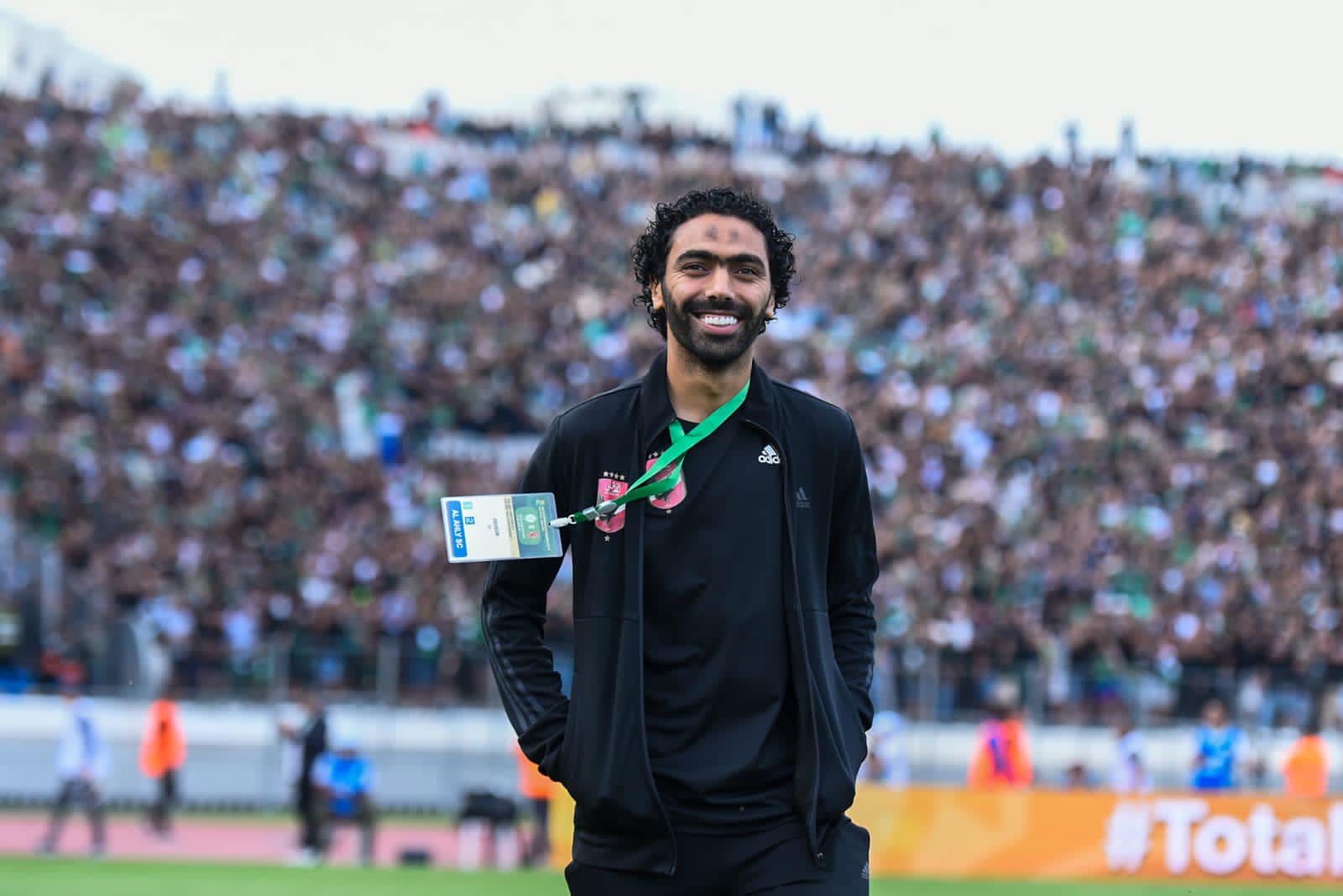 لاعبو الأهلي يصلون ملعب مواجهة الرجاء المغربي في أبطال إفريقيا | صور