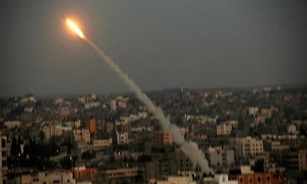 قناة إسرائيلية  صواريخ أطلقت من سوريا وسقطت في جنوب هضبة الجولان