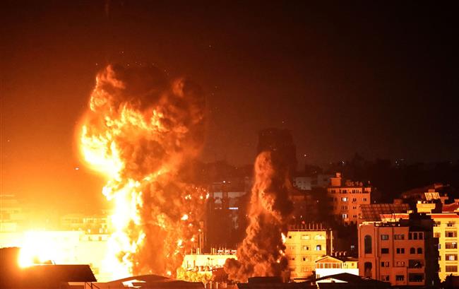 شهداء وإصابات في قصف إسرائيلي لشقة سكنية في مدينة غزة