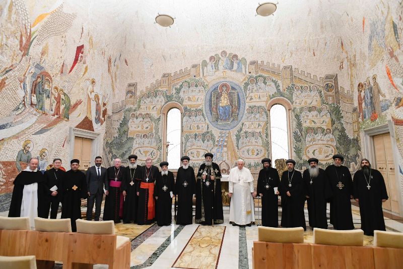  البابا تواضروس وبابا الفاتيكان خلال اجتماع وفدي الكنيستين الأرثوذكسية والكاثوليكية