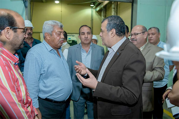 وزير الدولة للانتاج الحربي في زيارة مفاجئة لمصنع 200 الحربي