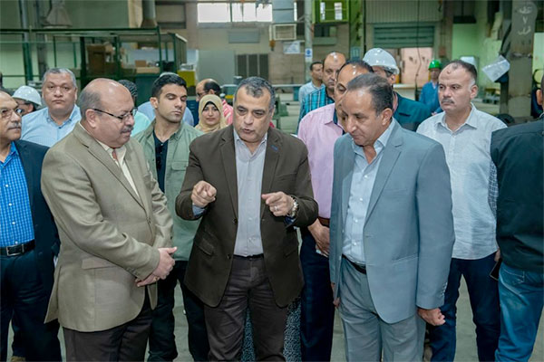 وزير الدولة للانتاج الحربي في زيارة مفاجئة لمصنع 200 الحربي