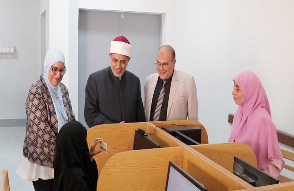  رئيس جامعة الأزهر يتابع الامتحانات الشفاهية