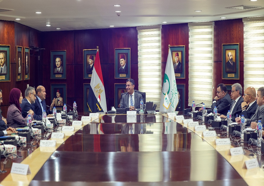 رئيس البريد يستقبل المشرف العام على جائرة مصر للتميز الحكومي لبحث سبل التعاون 