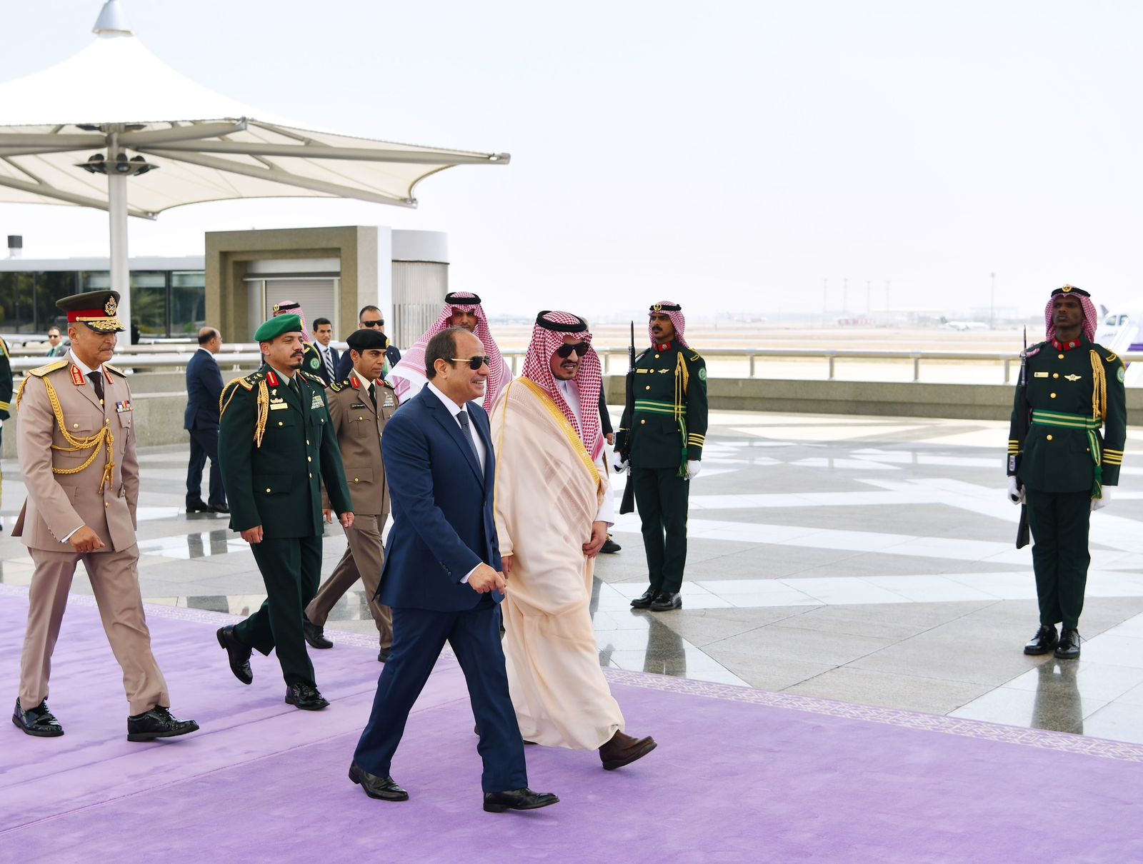 المتحدث الرئاسي ينشر صور وصول الرئيس السيسي إلى السعودية للمشاركة في القمة  العربية بجدة - بوابة الأهرام