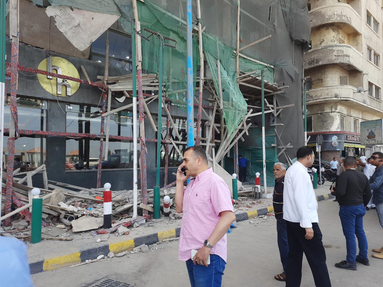  سقوط سقف فندق بكورنيش الإسكندرية