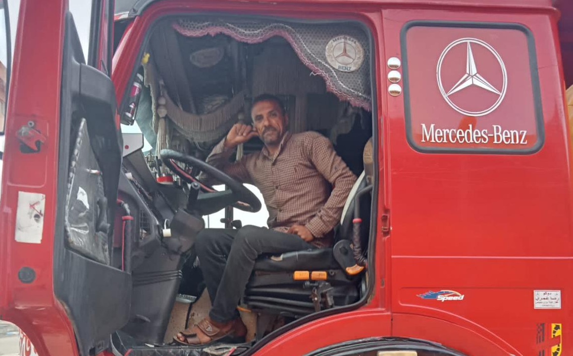 عاش مدمنًا  عامًا سائق مقطورة يروي رحلته للتعافي عن طريق الخط الساخن لصندوق مكافحة الإدمان| فيديو 