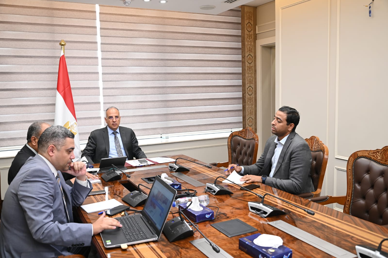 وزير الري يستعرض تفاصيل جلسات أسبوع القاهرة السادس للمياه وقائمة المتحدثين الدوليين   صور