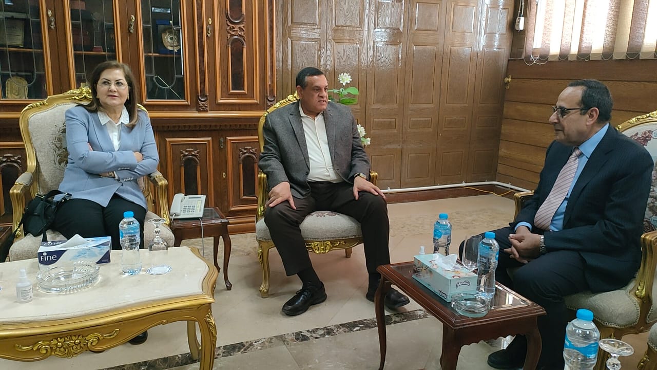 محافظ شمال سيناء يستقبل وزيرا التنمية المحلية والتخطيط 