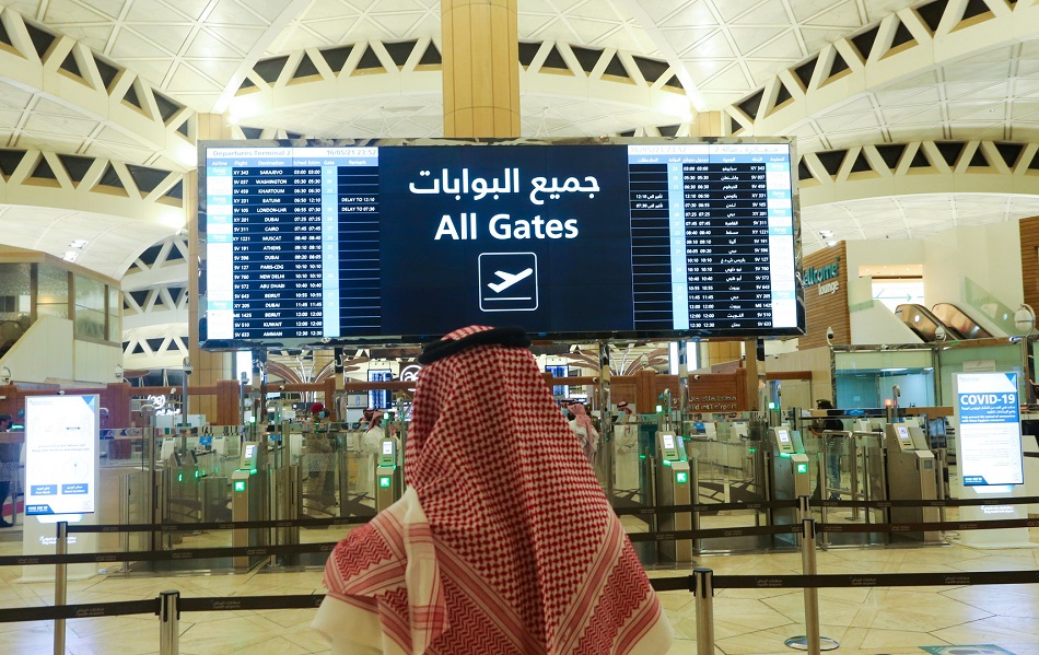 مفاجأة المملكة السعودية.. السماح بدخول حاملي تأشيرات الزيارة العائلية والسياحة والأعمال لجدة والمدينة