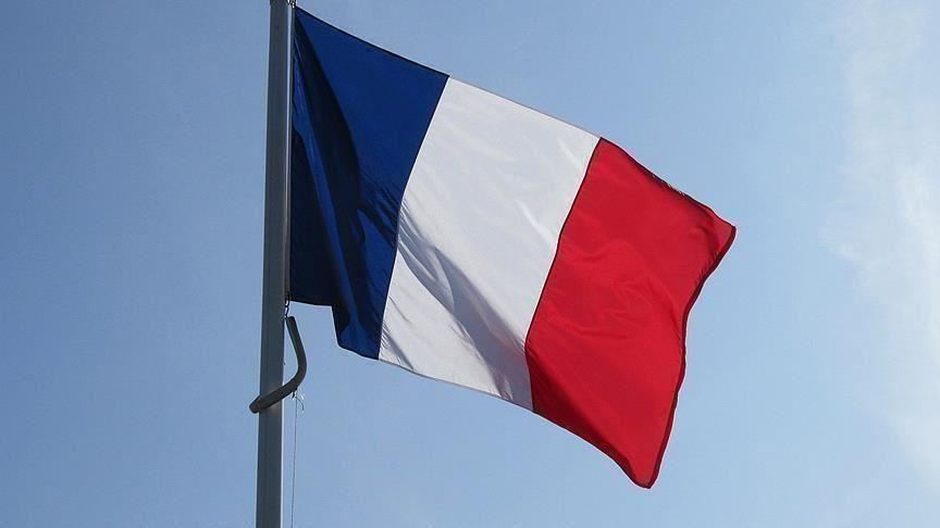 فرنسا تعارض تأجيل فرض رسوم على صادرات السيارات الكهربائية البريطانية إلى الاتحاد الأوروبي