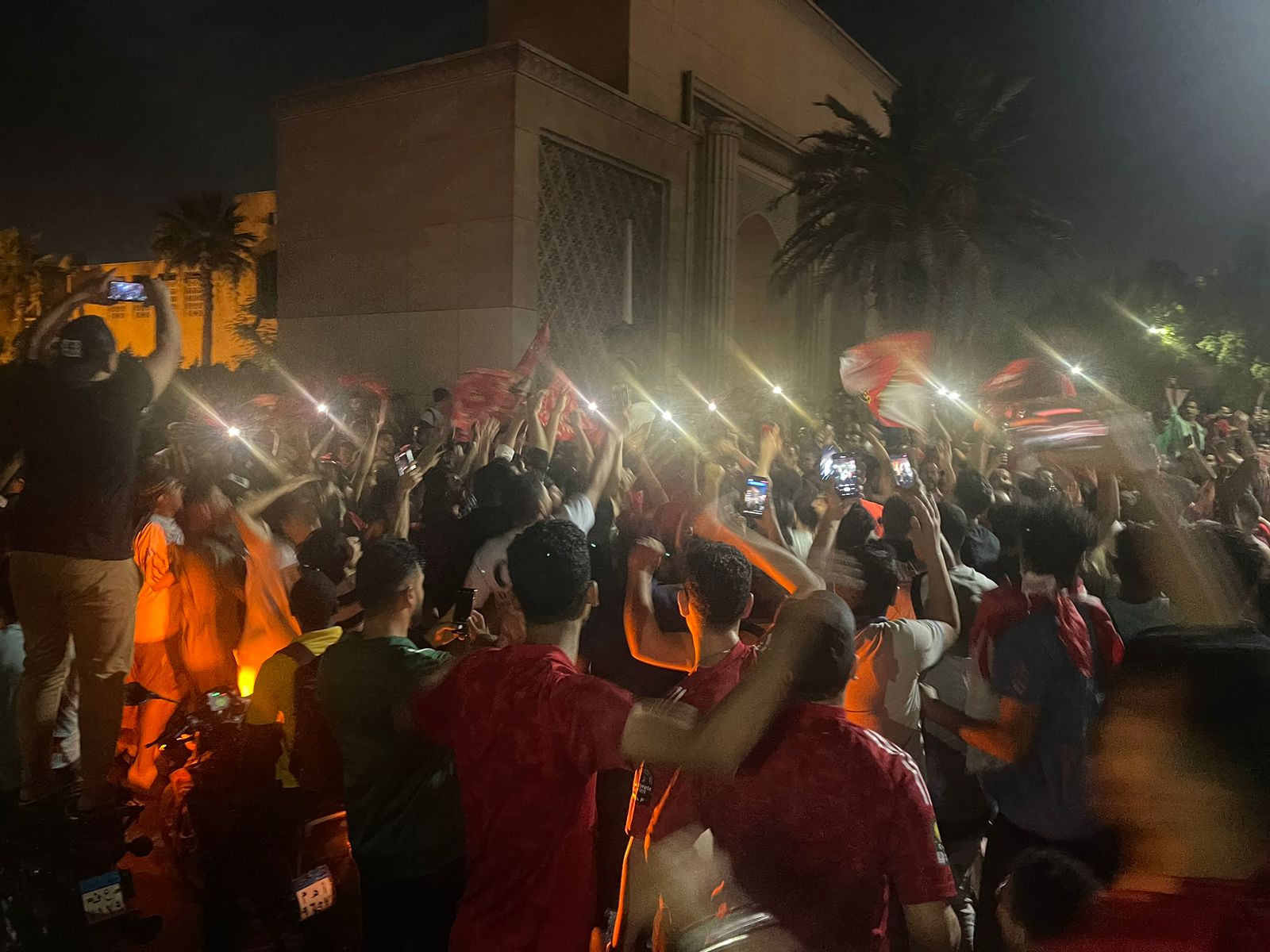شوارع القاهرة تحتفل بفوز الأهلي بلقب دوري أبطال إفريقيا