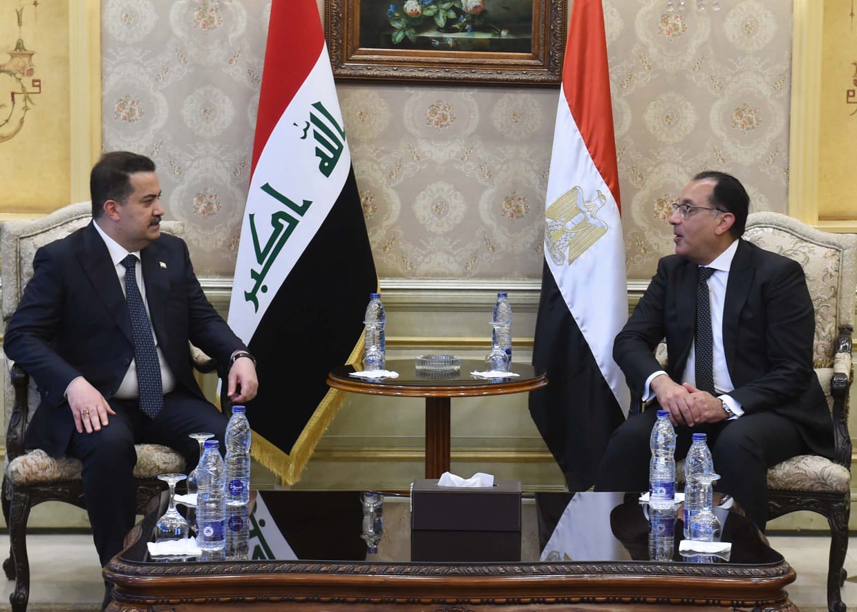 رئيس الوزراء يستقبل رئيس الوزراء العراقي والوفد المرافق له 