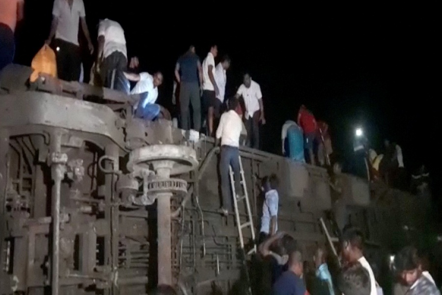 ارتفاع حصيلة ضحايا اصطدام القطارات في الهند إلى  قتيلًا على الأقل