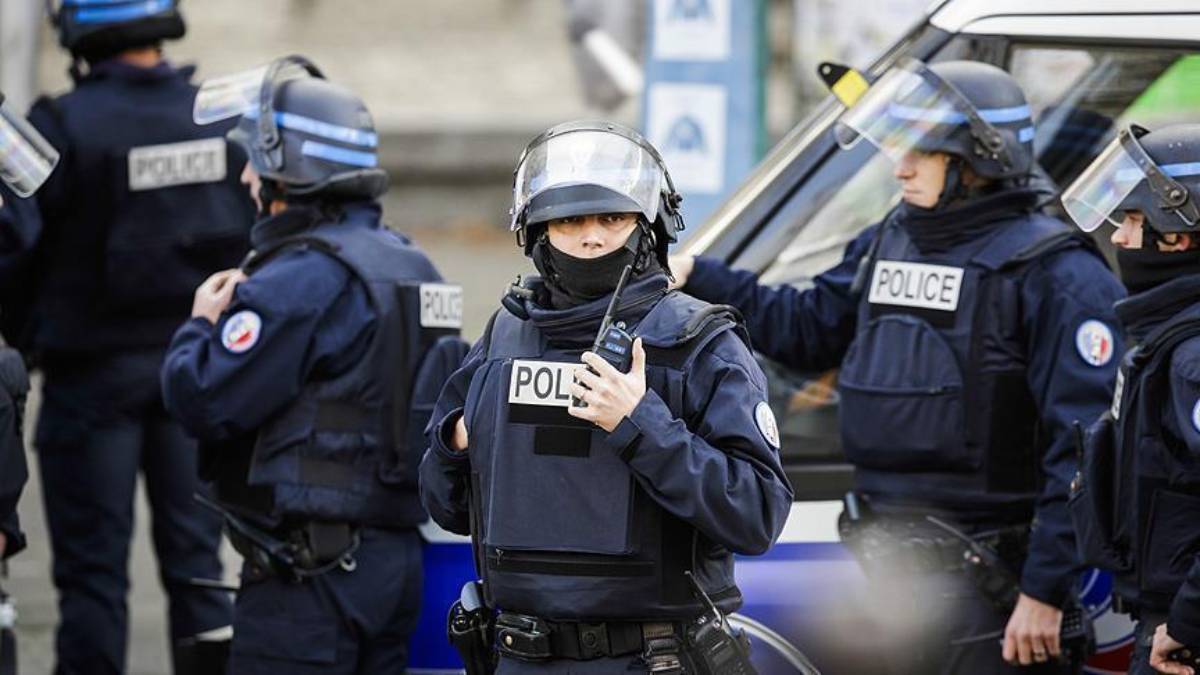 الشرطة منفذ هجوم باريس متطرف ويعاني اضطرابات نفسية