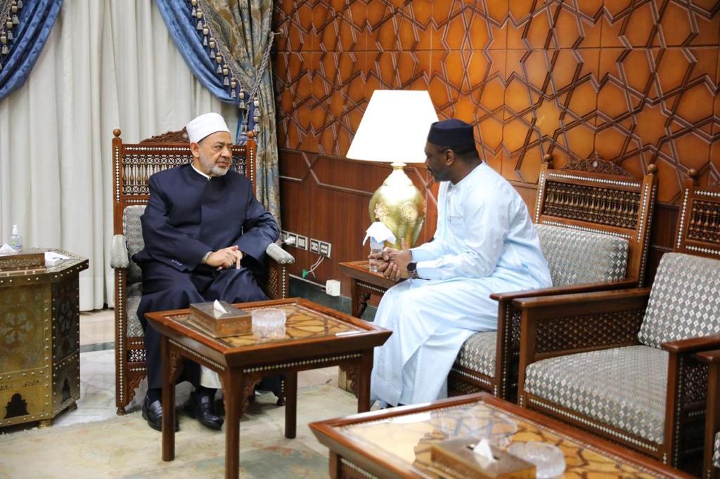 شيخ الأزهر يلتقي الأمين العام لمجمع الفقه الإسلامي الدولي | صور
