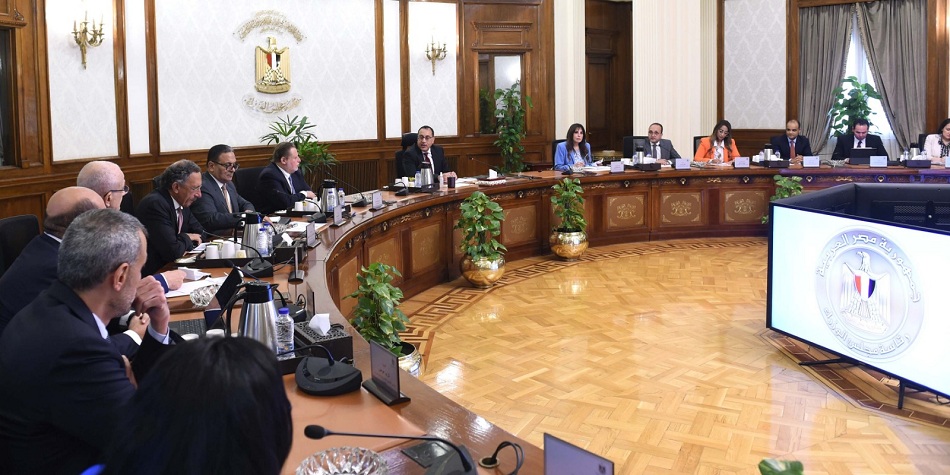 رئيس الوزراء يجتمع بأعضاء المجلس الاستشاري الاقتصادي لمناقشة دفع وتحفيز مناخ الاستثمار