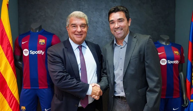 ديكو يتدخل لحل أزمة لاعب برشلونة مع رئيس النادي 