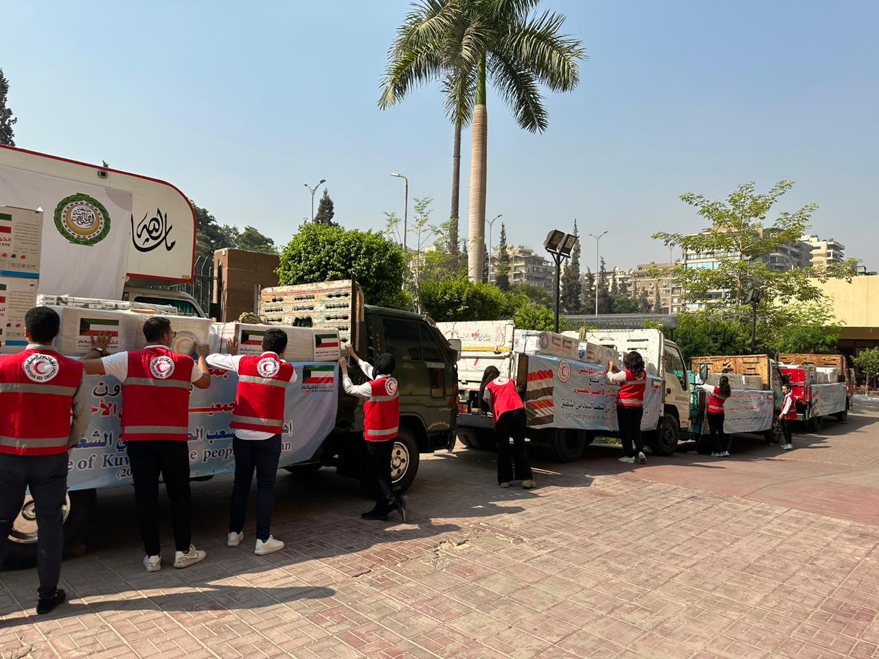 قافلة الهلال الأحمر المصري الإغاثية المقدمة لدعم الشعب السوداني