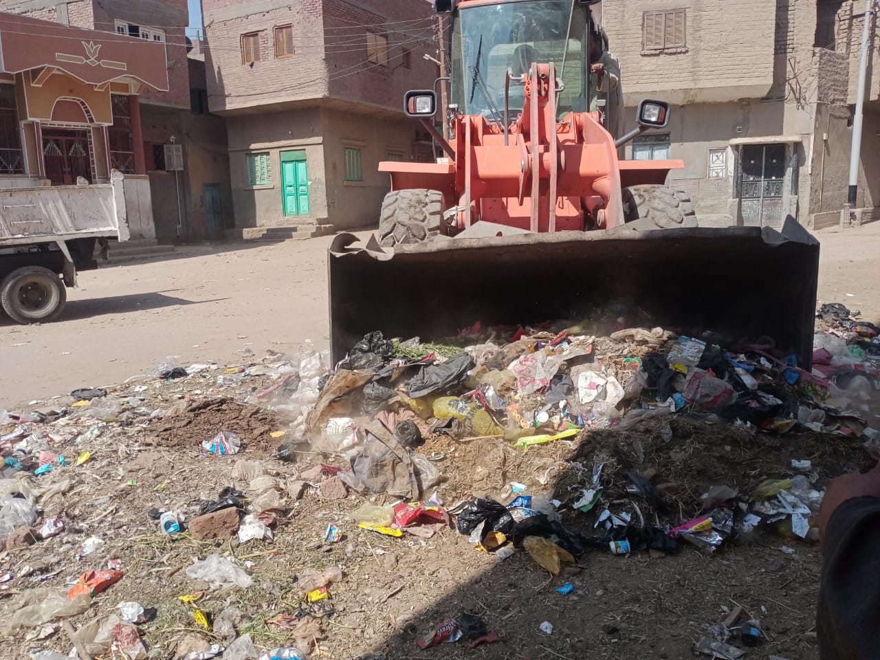 التخلص من  طن قمامة في محافظة الغربية